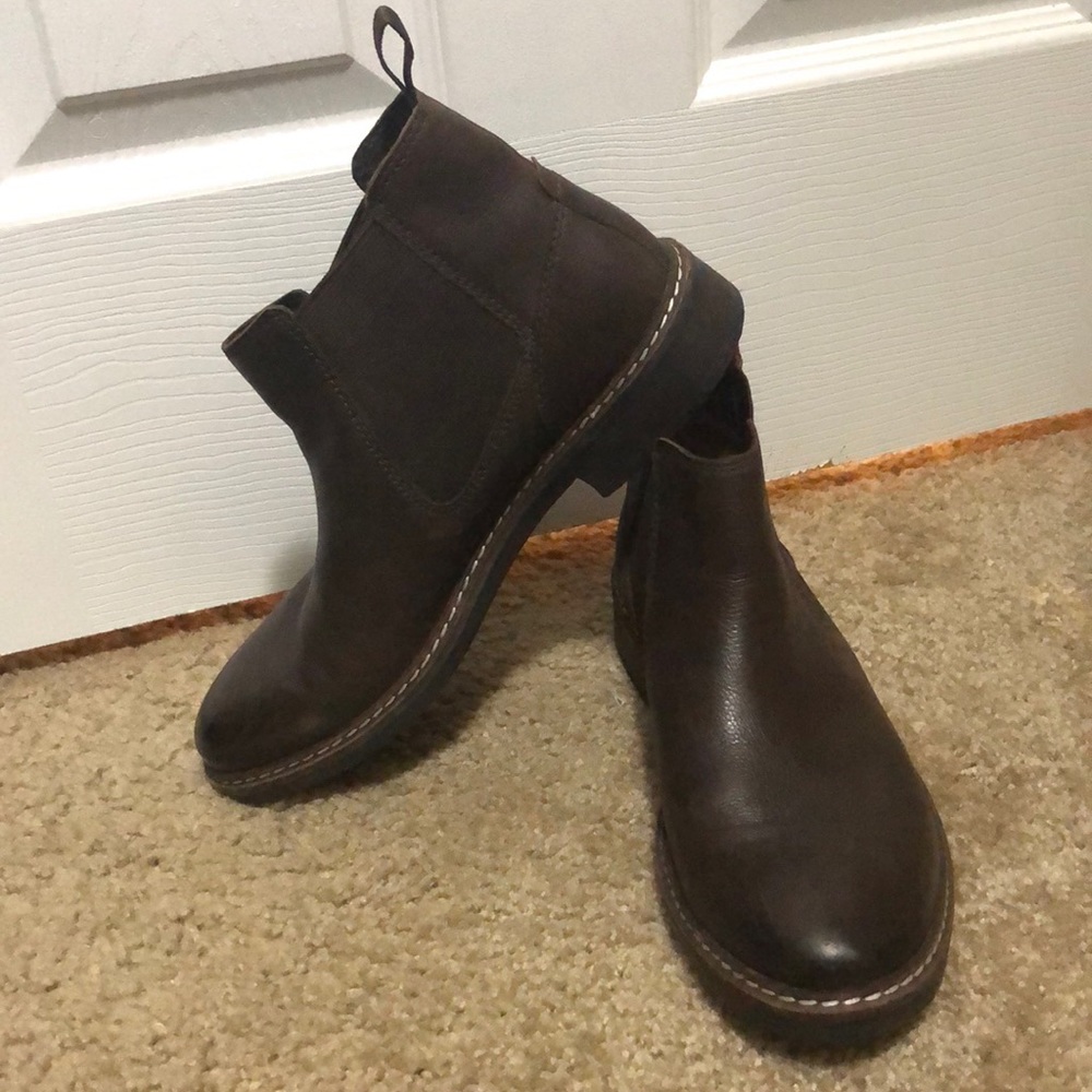 Clarks slip on ankle boot